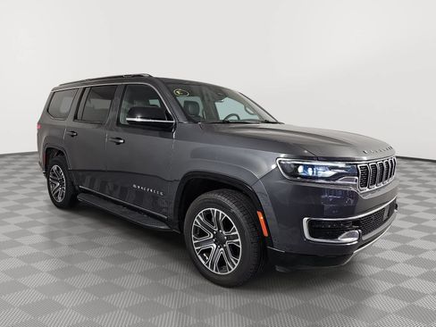 Used 2024 Jeep Wagoneer Series II w/ Flexible Seating Group RWD image 2