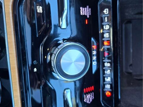 Used 2024 Jeep Grand Wagoneer L Series III AWD/4WD image 50