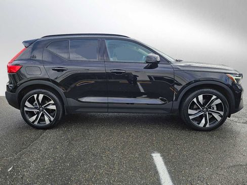 Certified 2024 Volvo XC40 B5 Plus w/ Climate Package AWD/4WD image 2