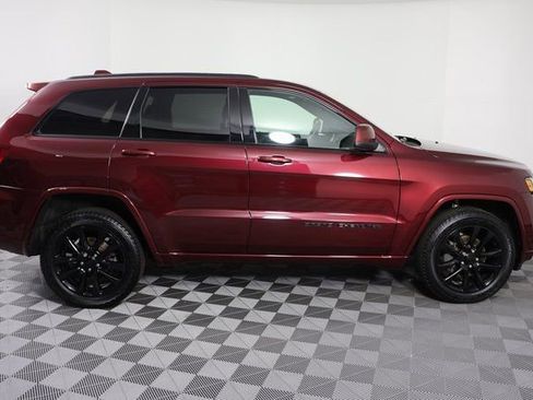 Used 2020 Jeep Grand Cherokee Altitude image 9