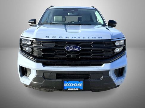New 2026 Ford Expedition Active image 2