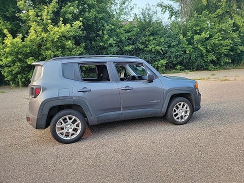 Used 2022 Jeep Renegade Latitude w/ Convenience Group AWD/4WD image 9