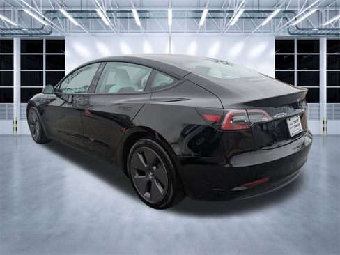 Used 2021 Tesla Model 3 Standard Range Plus image 6