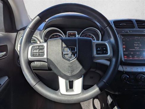 Used 2019 Dodge Journey SE image 15