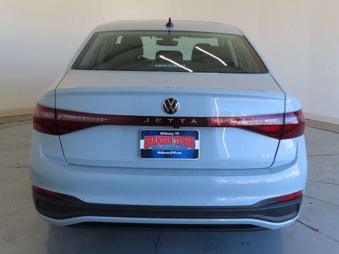 New 2026 Volkswagen Jetta SE image 5