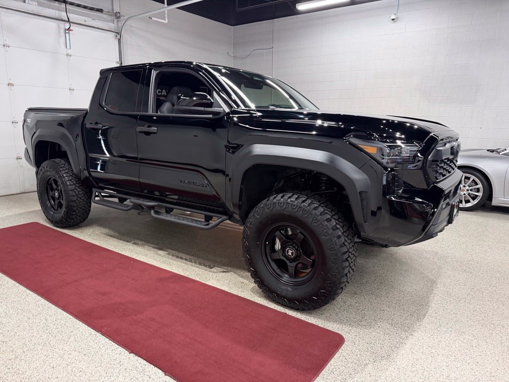 Used 2025 Toyota Tacoma TRD Off-Road AWD/4WD image 11