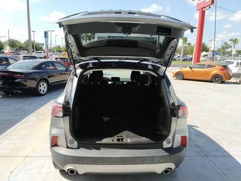 Used 2022 Ford Escape SE FWD image 6