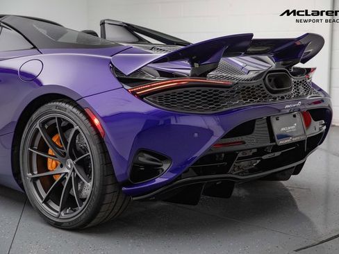 Used 2025 McLaren 750S Spider RWD image 12