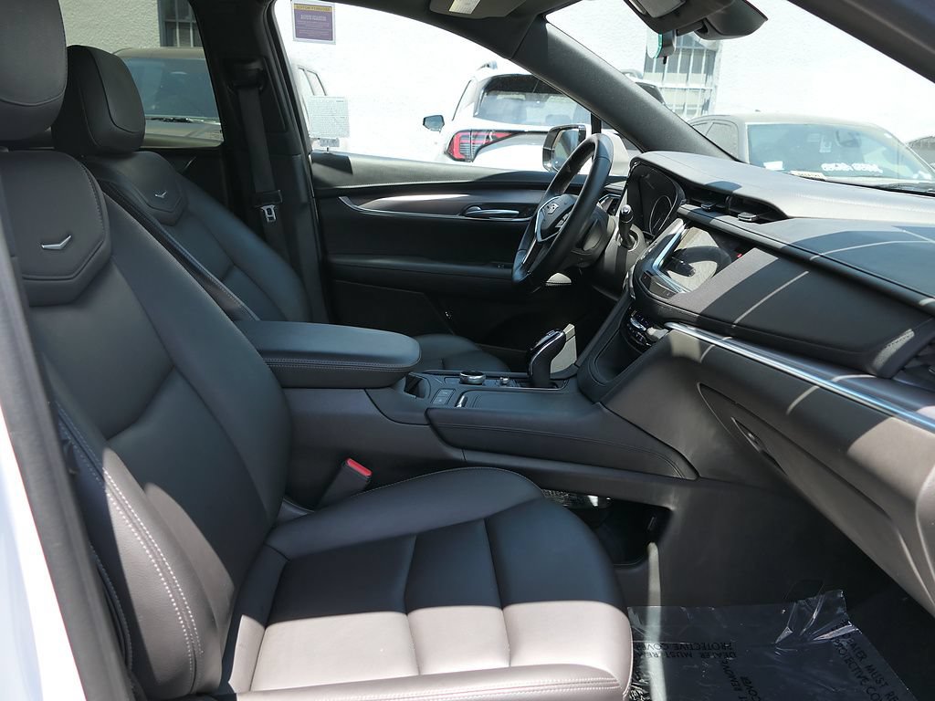 Used 2023 Cadillac XT5 Luxury FWD image 25