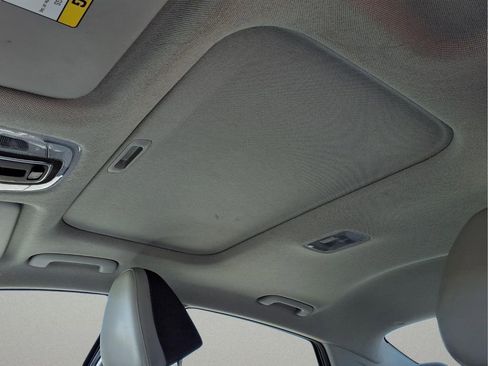 Used 2025 Hyundai Elantra Limited FWD image 22