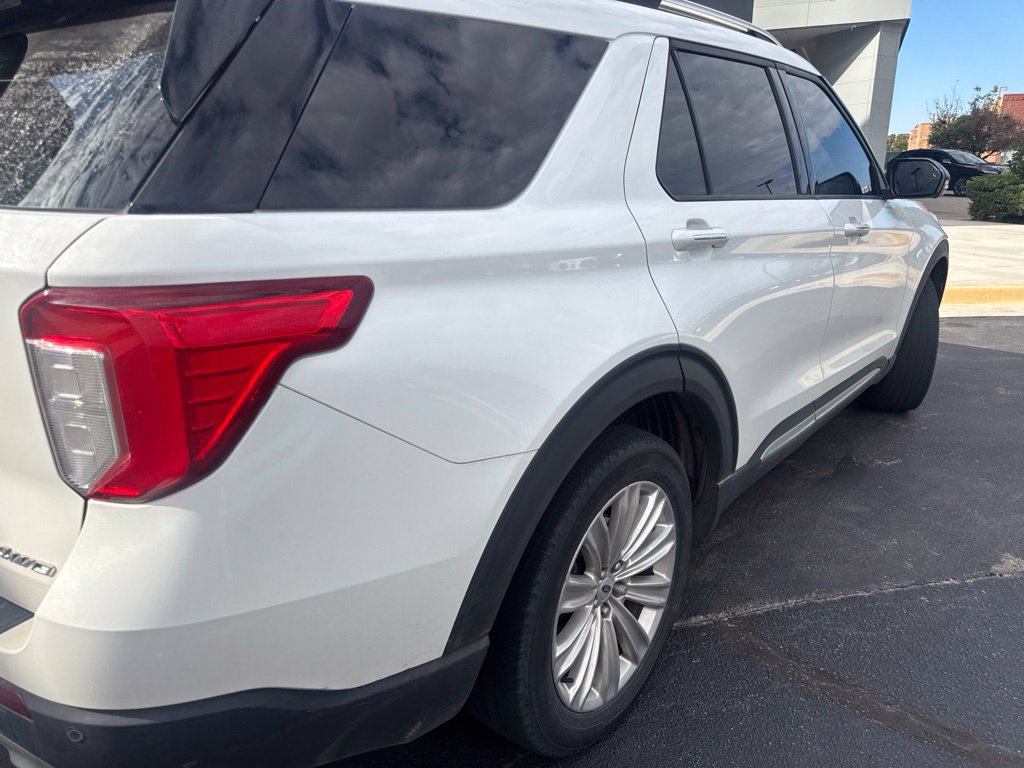 Used 2022 Ford Explorer Limited w/ Equipment Group 301A AWD/4WD image 4