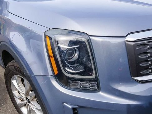Used 2021 Kia Telluride LX FWD image 3