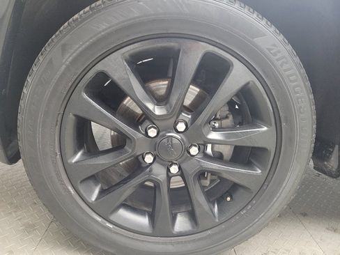 Used 2019 Jeep Grand Cherokee Altitude AWD/4WD image 31