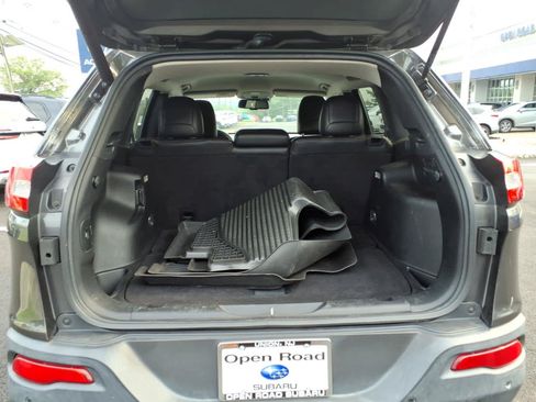 Used 2014 Jeep Cherokee Trailhawk w/ Technology Group AWD/4WD image 16