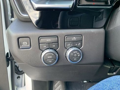 New 2026 GMC Sierra 1500 Elevation image 19