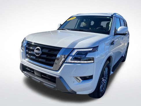 Used 2024 Nissan Armada SL w/ Captain's Chairs Package image 3