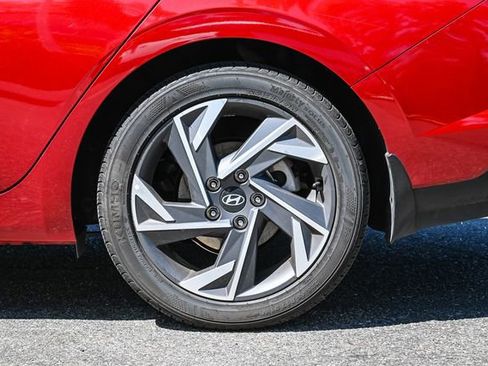 Used 2025 Hyundai Elantra Sport image 10