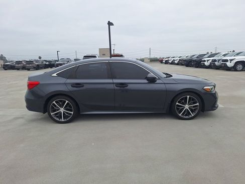 Used 2022 Honda Civic Touring image 4