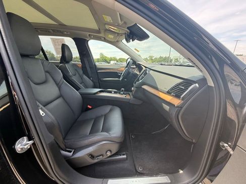 Used 2024 Volvo XC90 B6 Plus AWD/4WD image 33