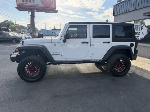Used 2017 Jeep Wrangler Unlimited Sport w/ Quick Order Package 24S AWD/4WD image 5