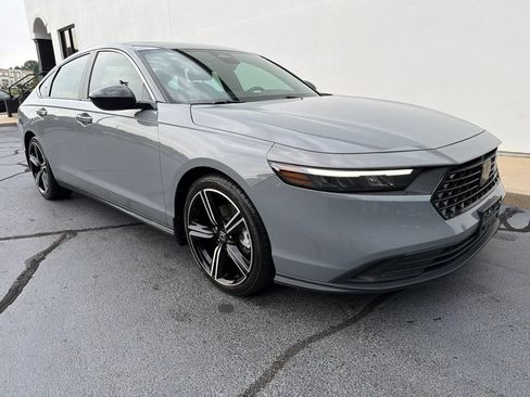 Used 2024 Honda Accord Sport image 4