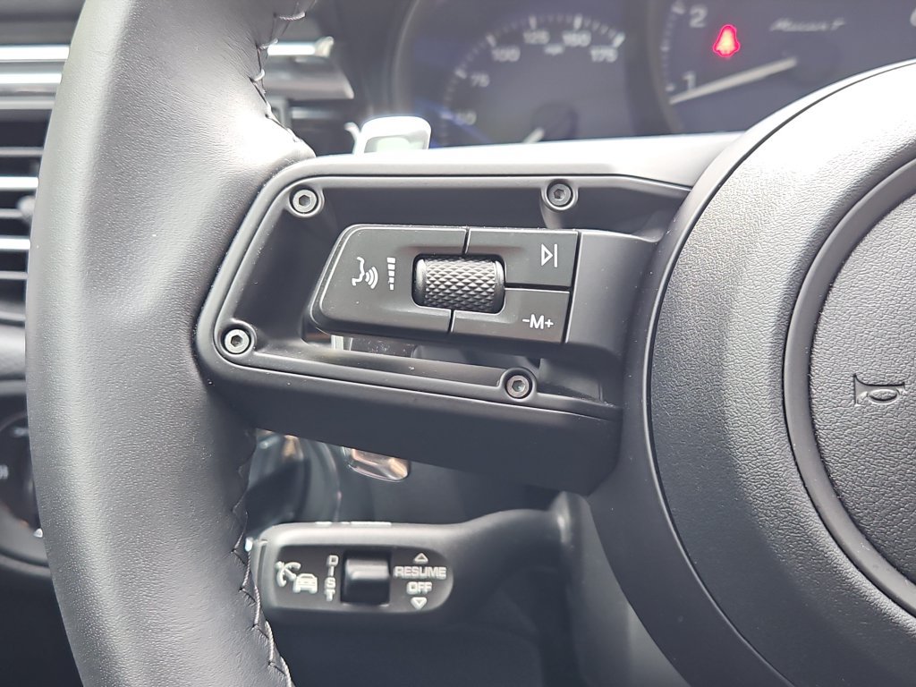 Certified 2026 Porsche Macan Turbo AWD/4WD image 31