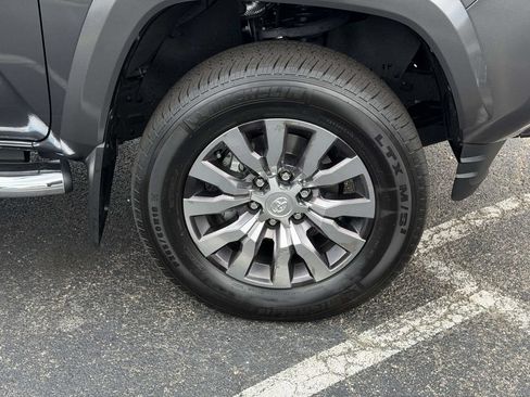 Certified 2023 Toyota Tacoma Limited AWD/4WD image 26