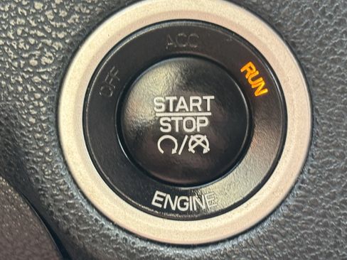 Used 2015 Dodge Charger SXT RWD image 25