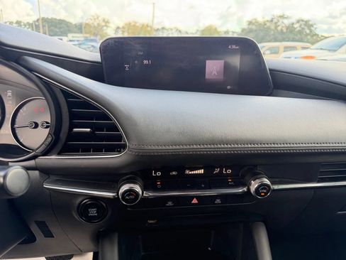 Used 2019 MAZDA MAZDA3 Hatchback FWD image 22