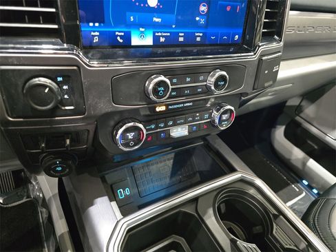 Used 2022 Ford F450 Limited w/ FX4 Off-Road Package image 24