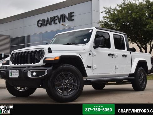 Used 2024 Jeep Gladiator Sport AWD/4WD image 1