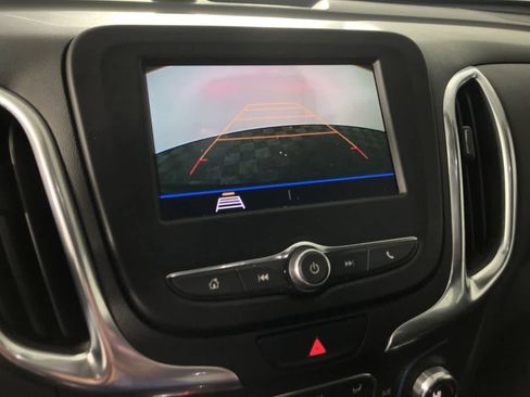 Used 2021 Chevrolet Equinox LT image 17