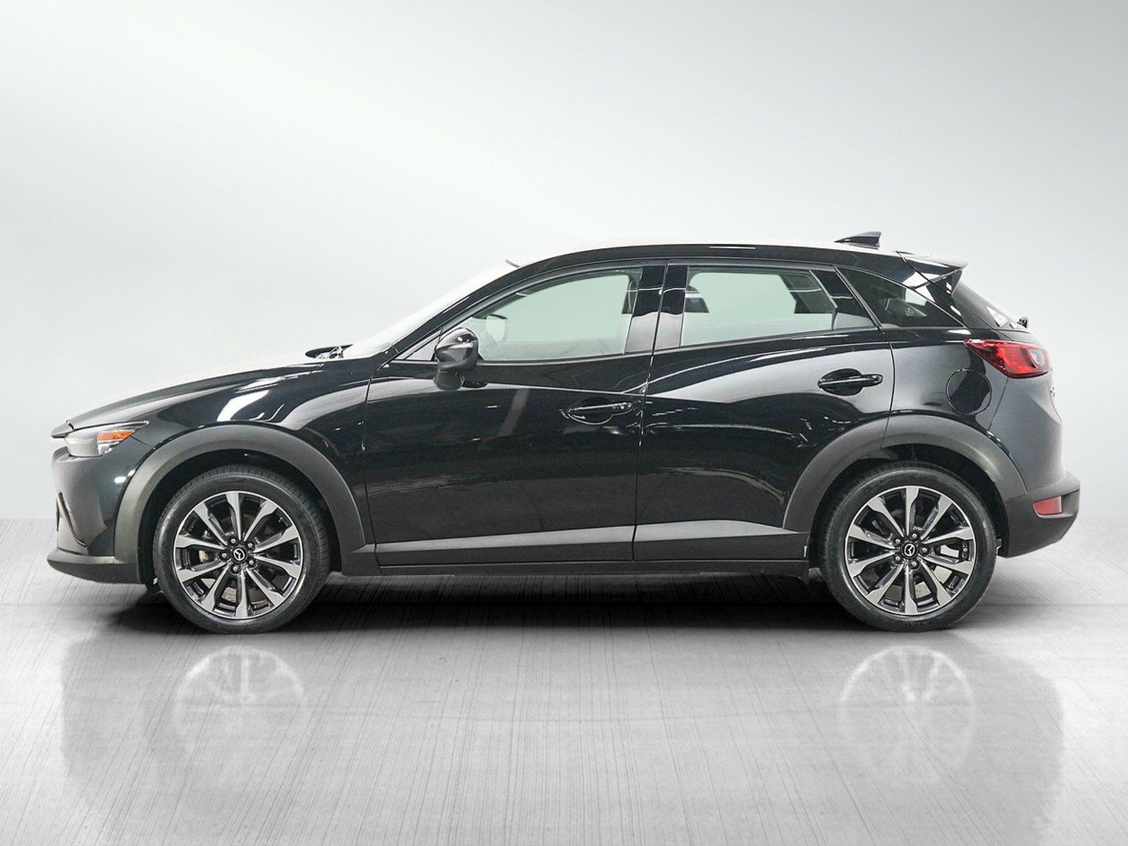 Used 2019 MAZDA CX-3 Touring AWD/4WD image 2