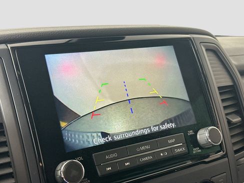 Used 2022 Nissan Titan SV w/ SV Convenience Package image 18