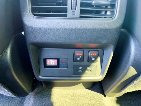 Used 2023 Nissan Rogue Platinum image 15