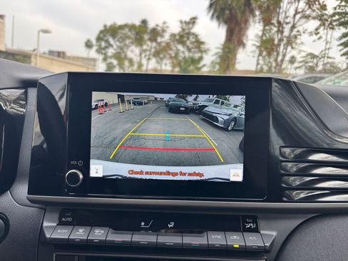 Used 2025 Toyota Camry LE image 17