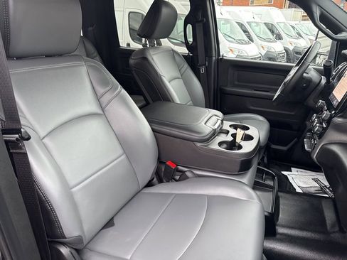 Used 2025 RAM 2500 Tradesman w/ Chrome Appearance Group image 29