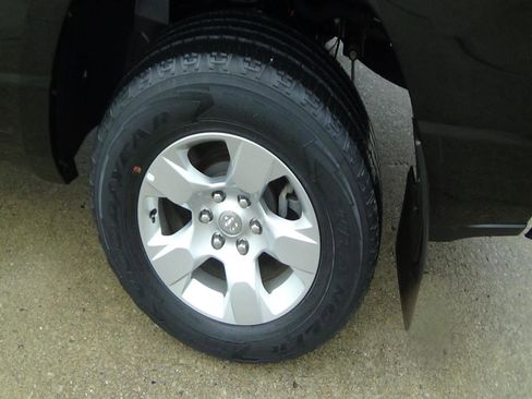Certified 2023 RAM 1500 Big Horn AWD/4WD image 9