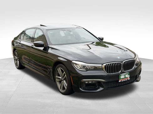Used 2019 BMW 740i xDrive w/ M Sport Package AWD/4WD image 3