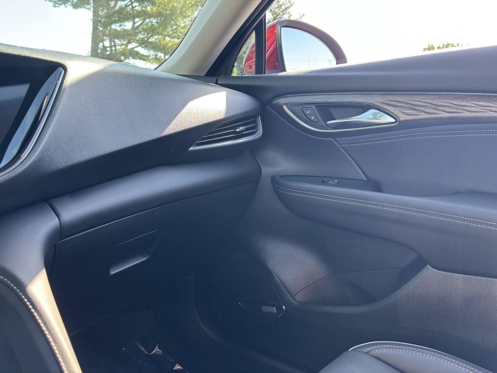 Used 2023 Buick Envision Avenir AWD/4WD image 25