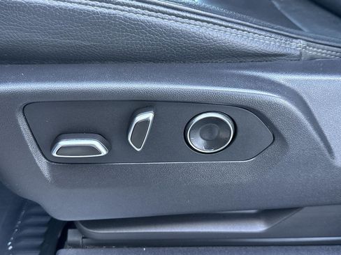 Used 2024 GMC Sierra 3500 Denali w/ Denali Reserve Package image 19