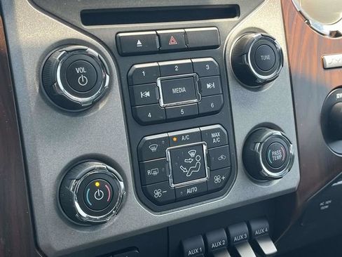 Used 2015 Ford F350 Lariat w/ Lariat Ultimate Package AWD/4WD image 34