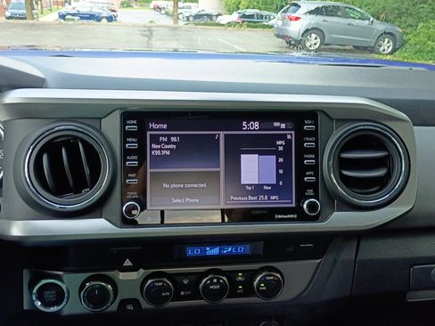 Used 2023 Toyota Tacoma SR5 AWD/4WD image 22