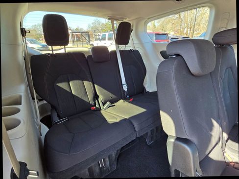 Used 2018 Chrysler Pacifica Touring Plus w/ Tire & Wheel Group image 23