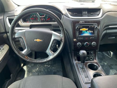 Used 2016 Chevrolet Traverse LT w/ Style and Technology Package AWD/4WD image 17