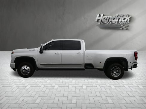 Used 2025 Chevrolet Silverado 3500 High Country w/ High Country Premium Package image 9