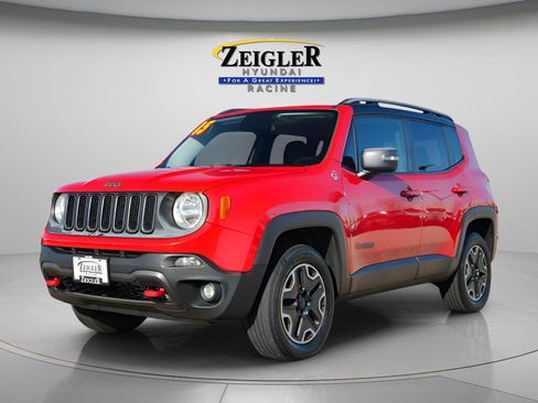 Used 2015 Jeep Renegade Trailhawk image 3