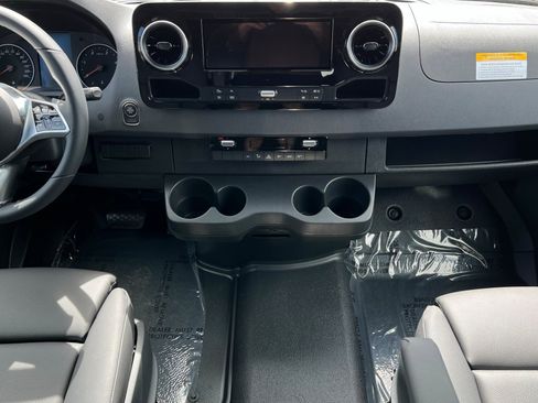 New 2025 Mercedes-Benz Sprinter 2500 image 13