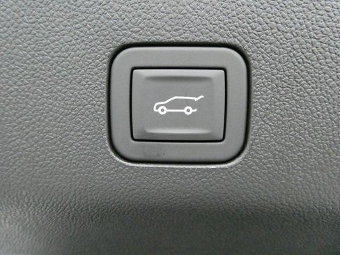 New 2026 Chevrolet Suburban High Country image 17