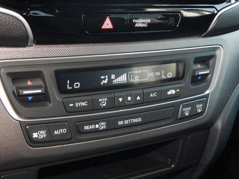 Used 2024 Honda Ridgeline Sport image 25